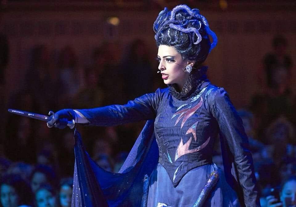 Hila Fahima as the Queen of the Night in Die Zauberflöte, Vienna State Opera 2019 — in a blue serpent-crowned costume with a dagger, photo by Alexander Pöhn